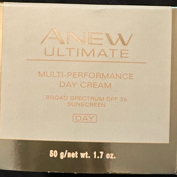 Anew Ultimate Multi-Performance Day Cream SPF 25 - Picture 2 of 2